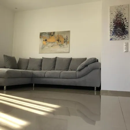 Apartment Exclusive Airport *