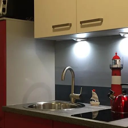 Exclusive Airport Apartment *